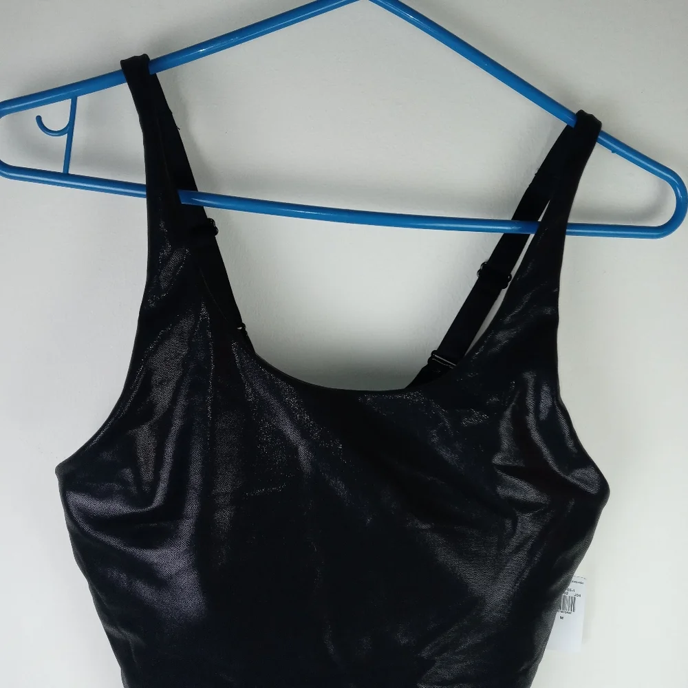 Old Navy Low Powersoft Sports Bra/Top Size M - Picture 2 of 13
